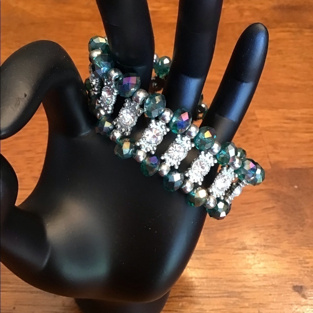 3/$15💐GLITZY Stretch bracelet